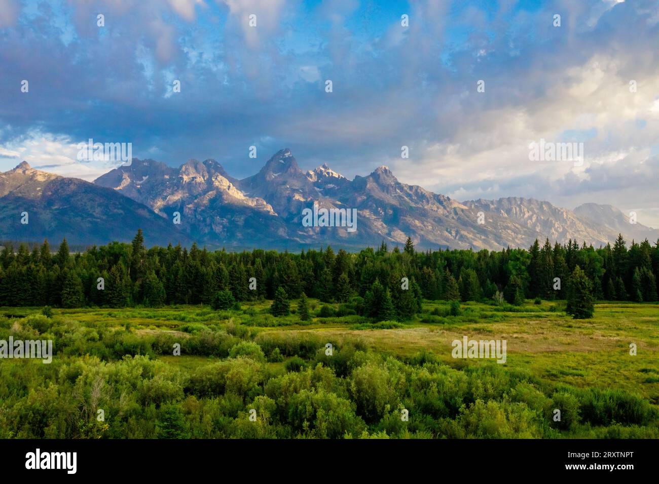 Plaines et montagnes du parc national du Grand Teton, Jackson, Wyoming, États-Unis d'Amérique, Amérique du Nord Banque D'Images