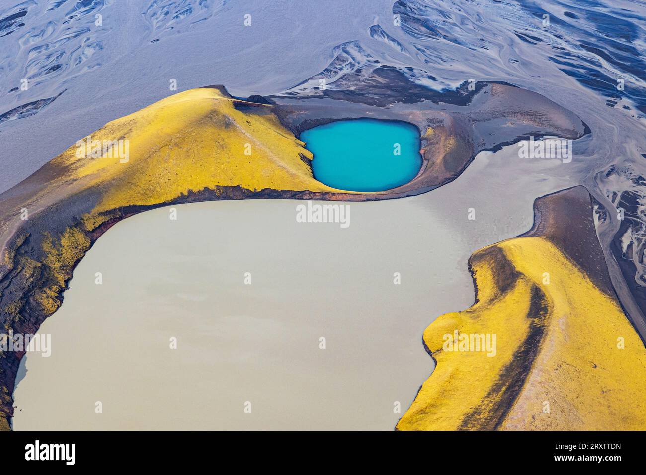 Vue aérienne en avion de l'incroyable lac Skafta volcanique turquoise dans les hautes terres islandaises, Islande, régions polaires Banque D'Images