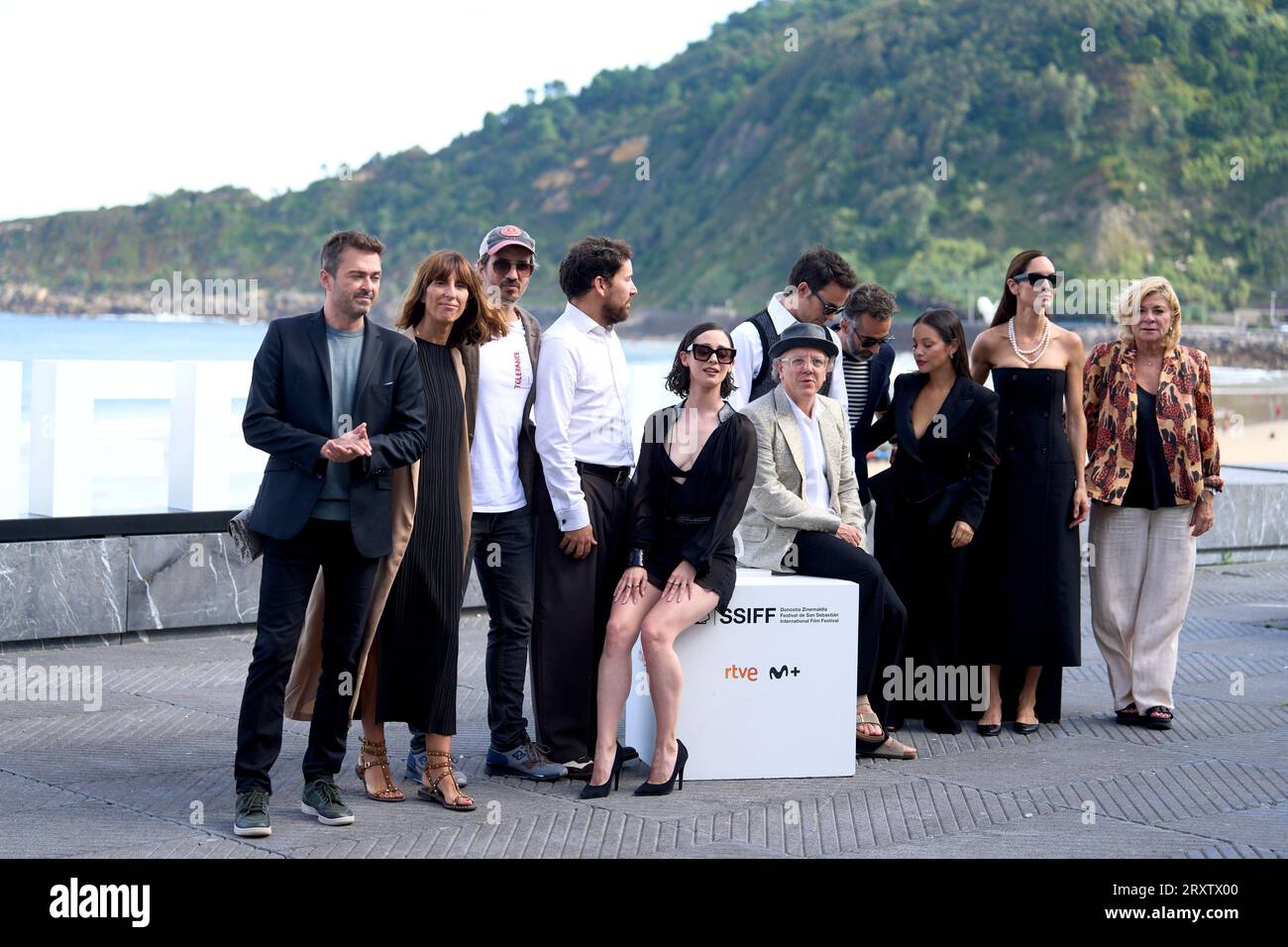 Donostia / San Sebastian. Espagne. 20230927, Curro Novallas, Alejandro Jato, Natalia Reyes, Elena Rivera, Eugenia Silva, Oscar de la Fuente, Pepe Ocio, Javier Godino ont assisté à 'Camino Superstar' Photocall lors du 71e Festival International du film de San Sebastian au Kursaal Palace le 27 septembre 2023 à Donostia / San Sebastian, Espagne Banque D'Images