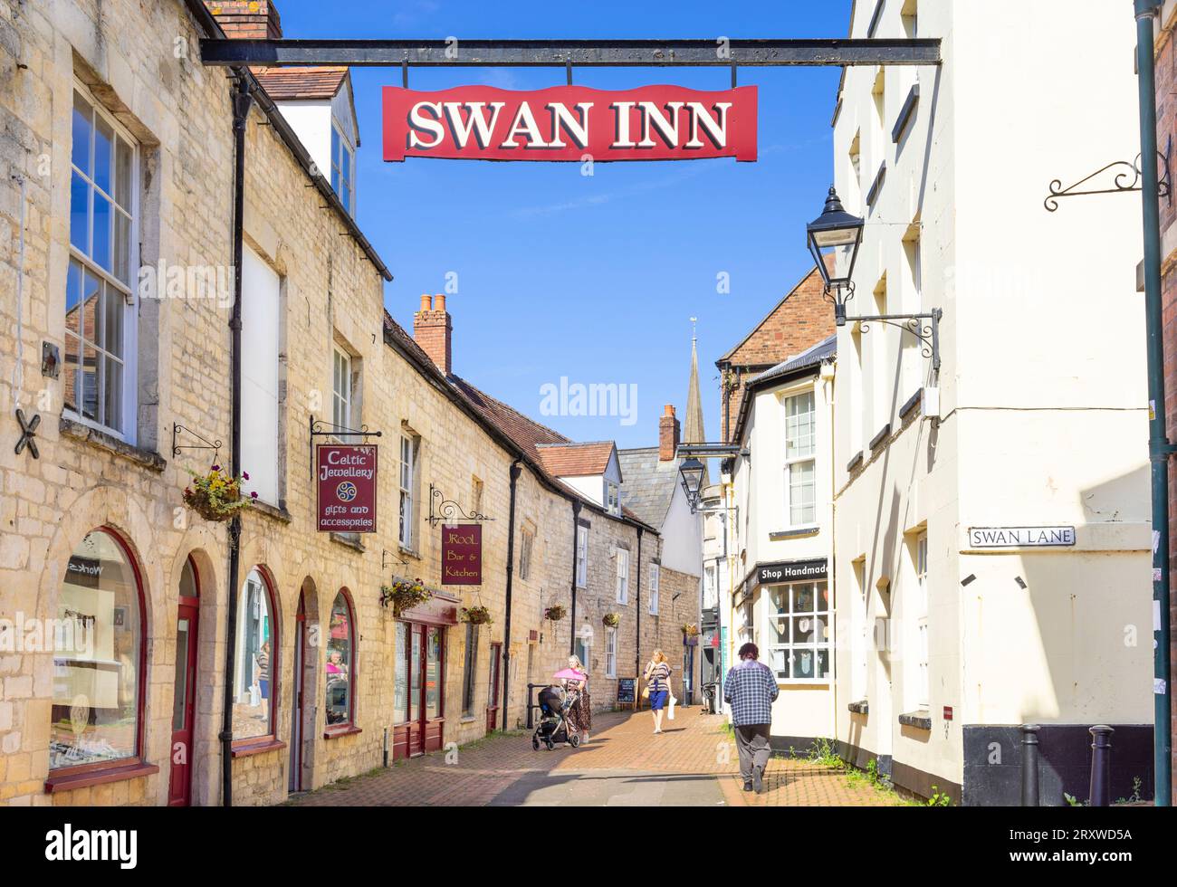 Stroud Town centre 16th Century Swan Inn Union Street Stroud, Gloucestershire Angleterre Royaume-Uni GB Europe Banque D'Images
