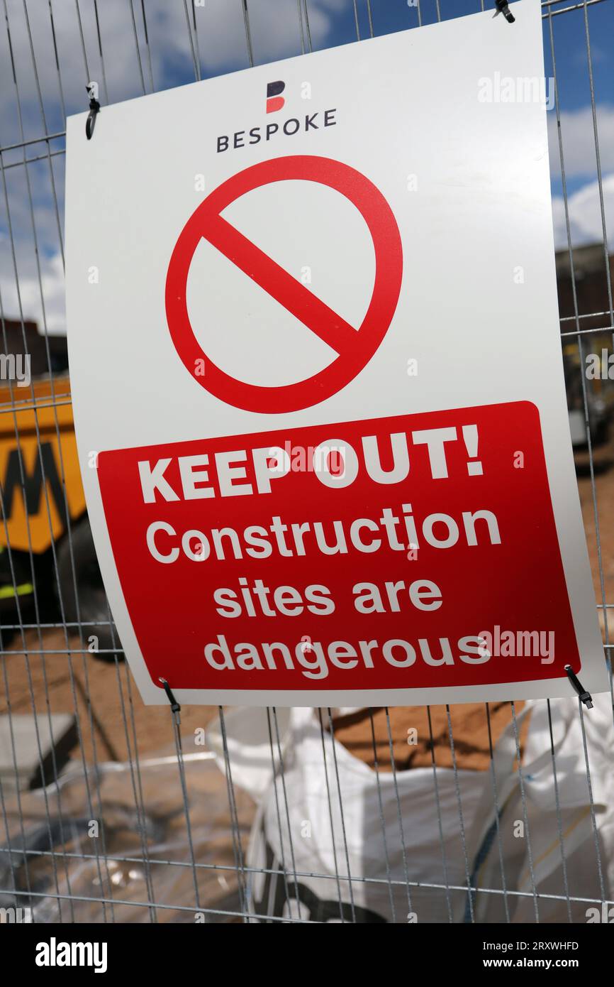 Défense d'entrer ! Panneau d'avertissement sur le chantier de construction à Birmingham, Angleterre Banque D'Images