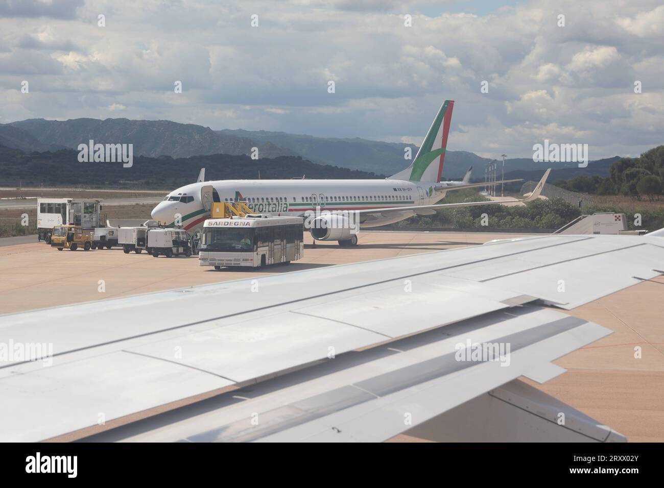 Olbia Themenfoto Urlaub, Flugreise, Flugzeug, Aeroitalia, Olbia