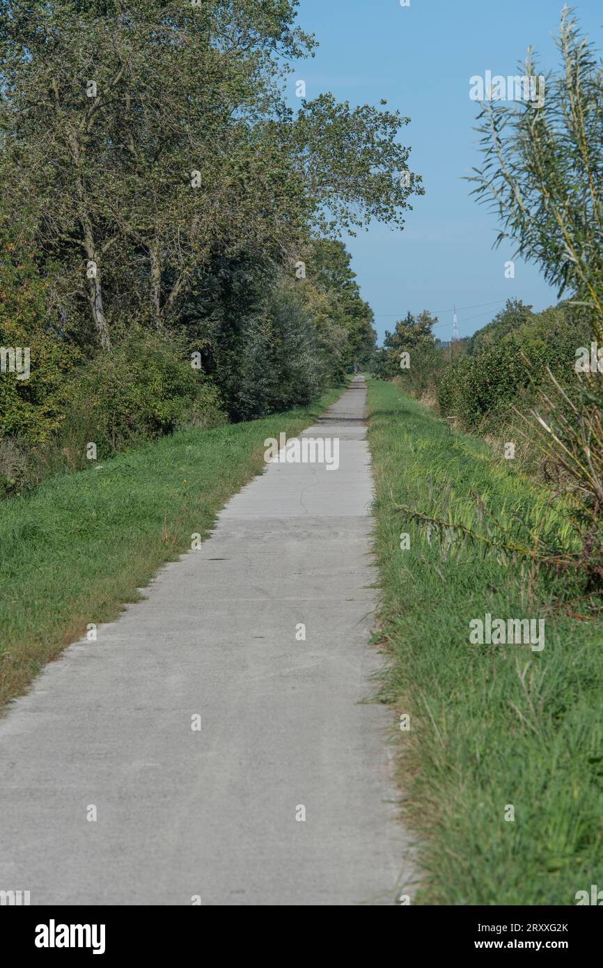 La piste cyclable piste de remorquage Lovaart Canal, Belgique Banque D'Images