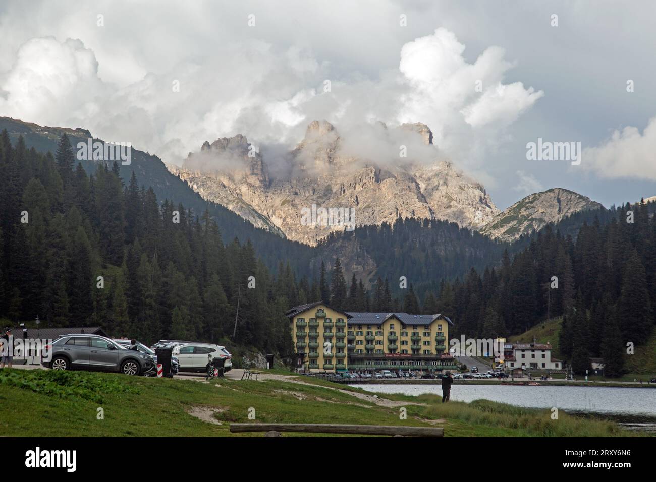 Misurina, Veneto, Italie, 14 septembre 2023, une vue sur les montagnes Dolomites sur le Lago Misurina Banque D'Images