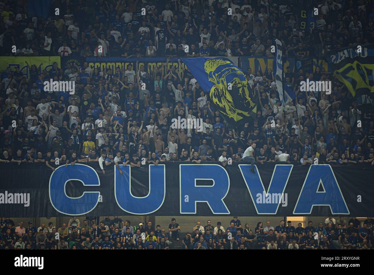 Supporters du FC Internazionale lors du match de football italien FC Internazionale vs Sassuolo au stade San Siro de Milan, Italie, le 27 septembre 2023 Banque D'Images