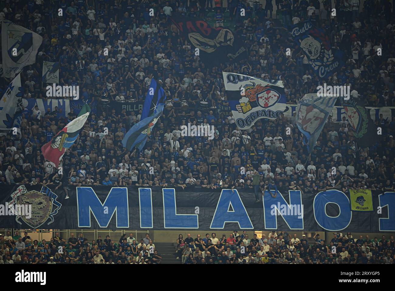 Supporters du FC Internazionale lors du match de football italien FC Internazionale vs Sassuolo au stade San Siro de Milan, Italie, le 27 septembre 2023 Banque D'Images