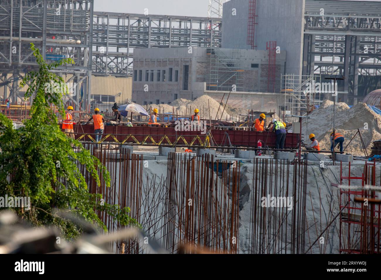 Construction de la centrale nucléaire de Rooppur, une centrale nucléaire de 2,4 GWe au Bangladesh. La centrale nucléaire est en construction à Rooppur Banque D'Images