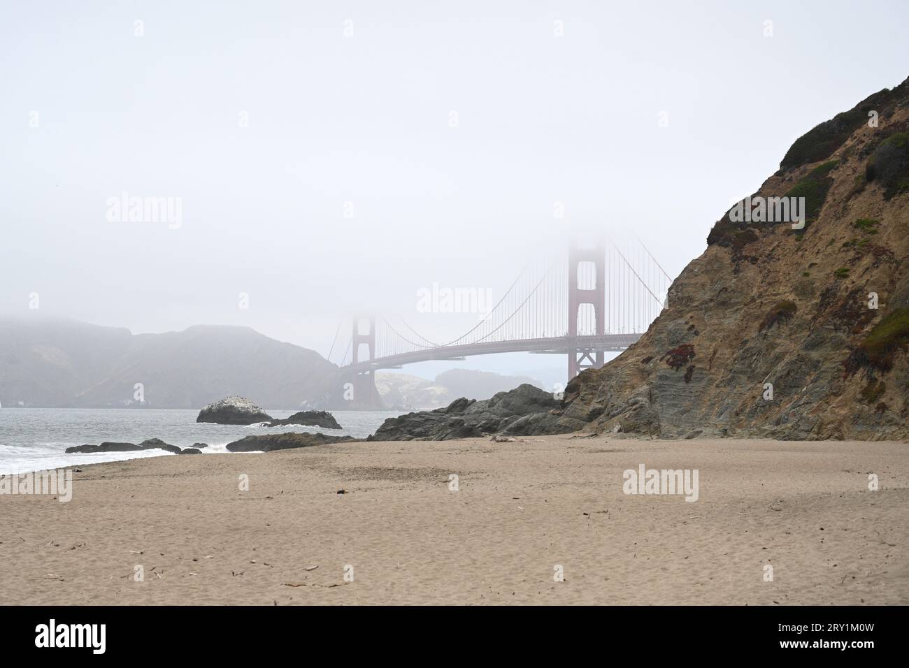 Golden Gate Bridge dans un brouillard, San Francisco, Californie, États-Unis Banque D'Images