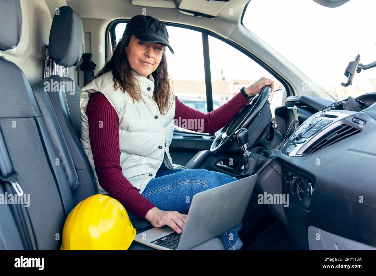 Jeune brune auto-entrepreneur Banque D'Images