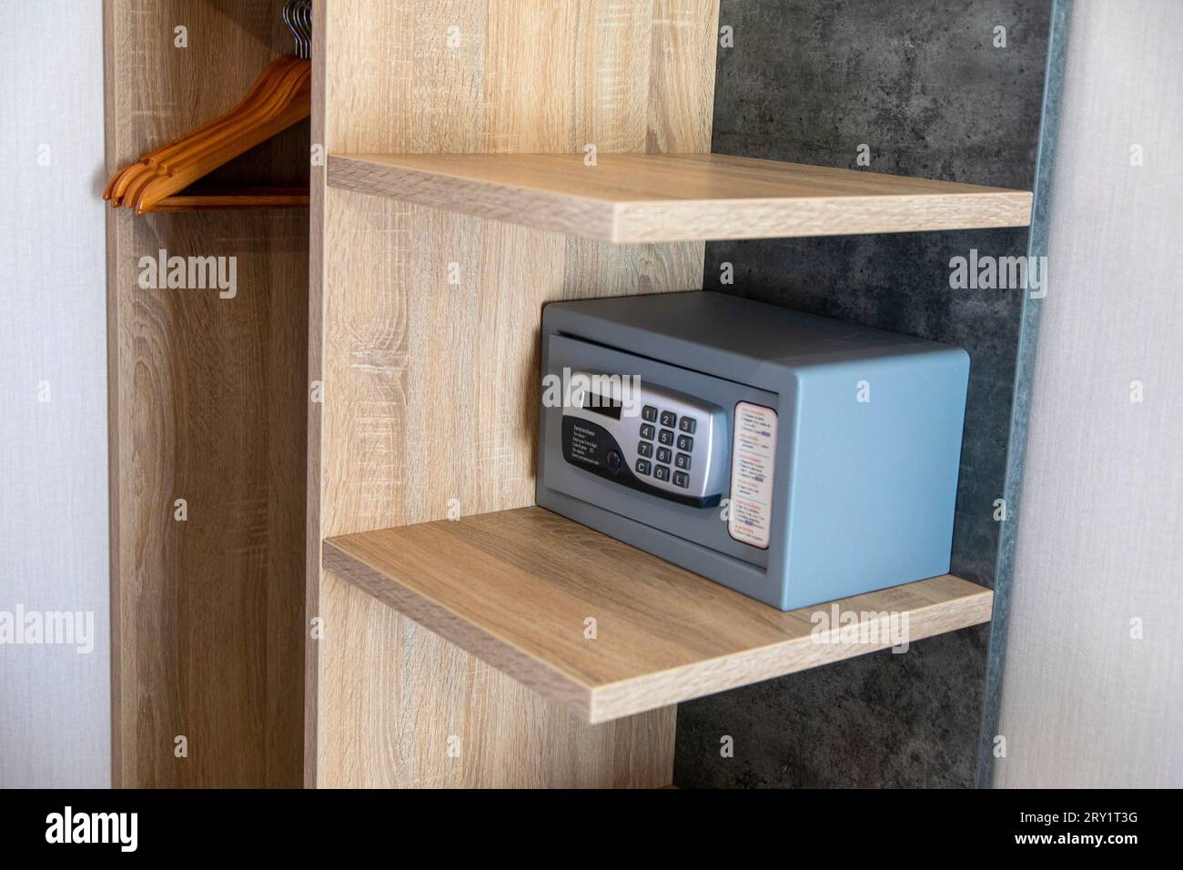 Petit coffre-fort dans un hôtel Banque D'Images