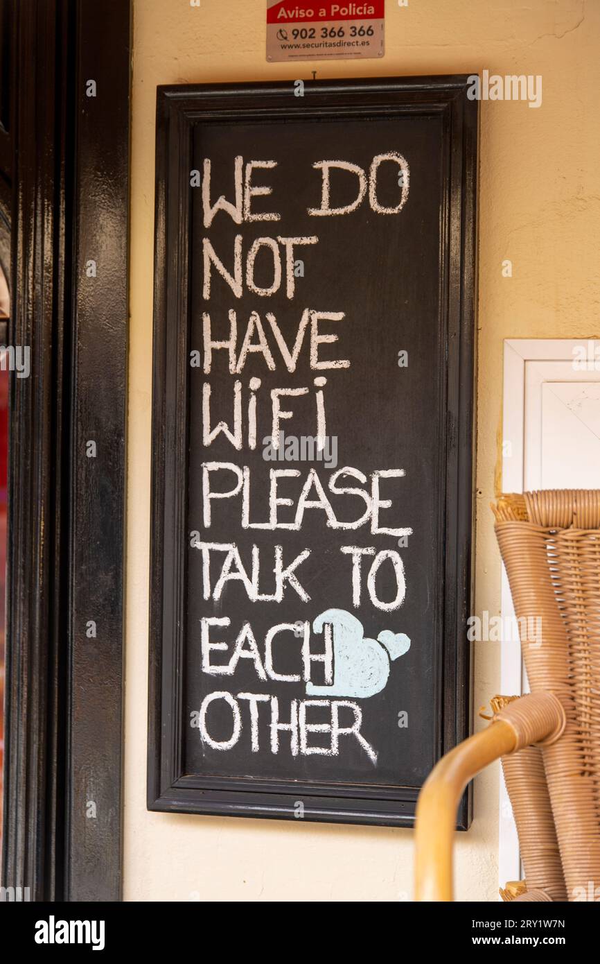 Europe, Espagne, Canaries, Fuerteventura. WiFi et relations humaines. Déconnexion Banque D'Images
