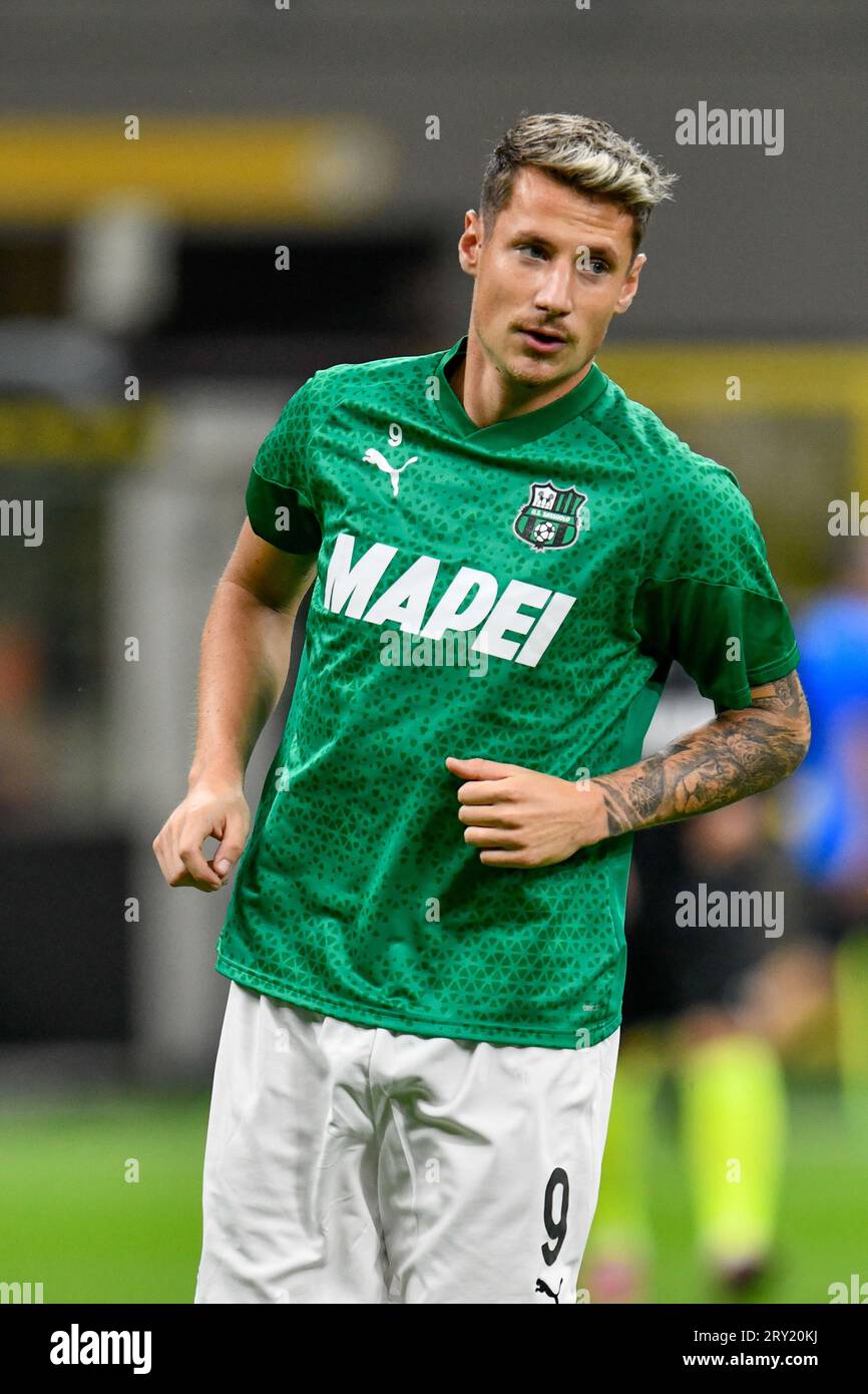 Milan, Italie. 27 septembre 2023. Andrea Pinamonti (9 ans) de Sassuolo s'échauffe avant le match de Serie A entre l'Inter et Sassuolo à Giuseppe Meazza à Milan. (Crédit photo : Gonzales photo - Tommaso Fimiano). Banque D'Images