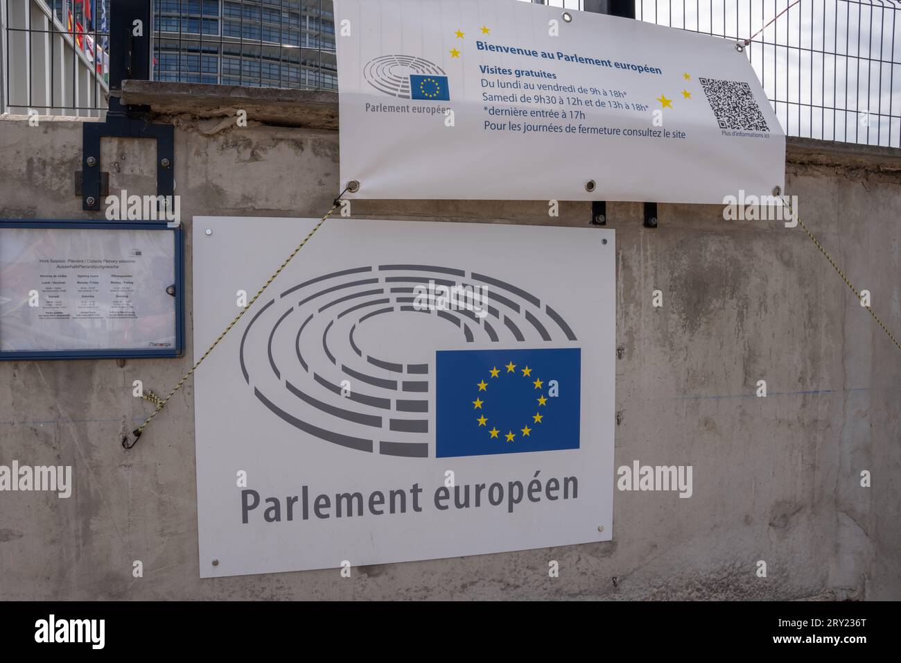 Tous. Du Printemps, Strasbourg, France 13 août 2023. Devant le Parlement européen Banque D'Images