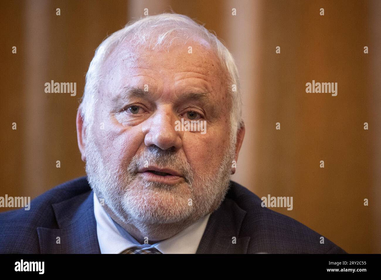 Jean-Marie Dedecker indépendant photographié lors d'une conférence de presse au Parlement fédéral à Bruxelles le jeudi 28 septembre 2023. Dedecker annonce qu'il dirigera la liste N-va de Flandre Occidentale pour les élections de 2024. BELGA PHOTO NICOLAS MAETERLINCK Banque D'Images