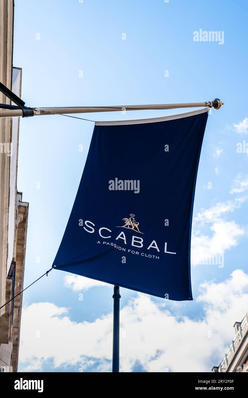 Londres, Royaume-Uni - 27 août 2023 : magasin de bannières sur mesure Scabal à Savile Row Banque D'Images