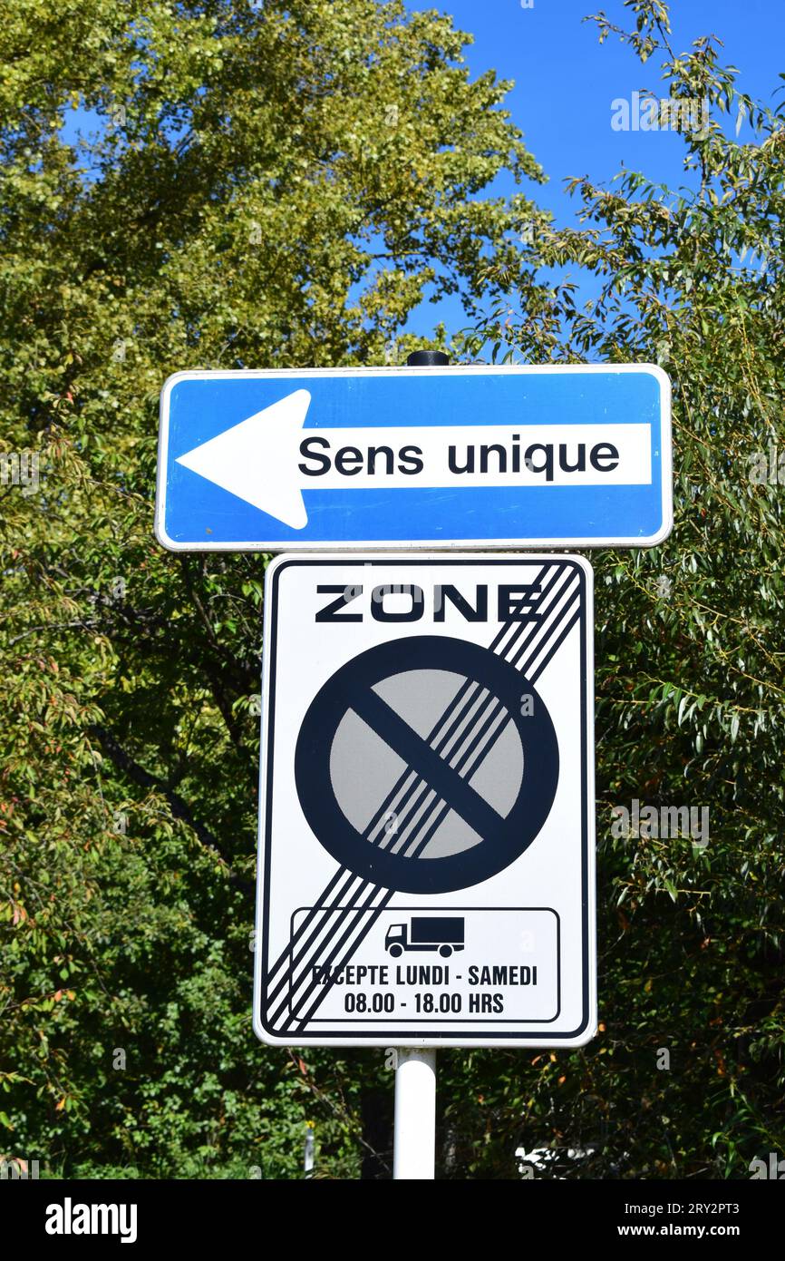 Panneau de rue à sens unique au Luxembourg Banque D'Images