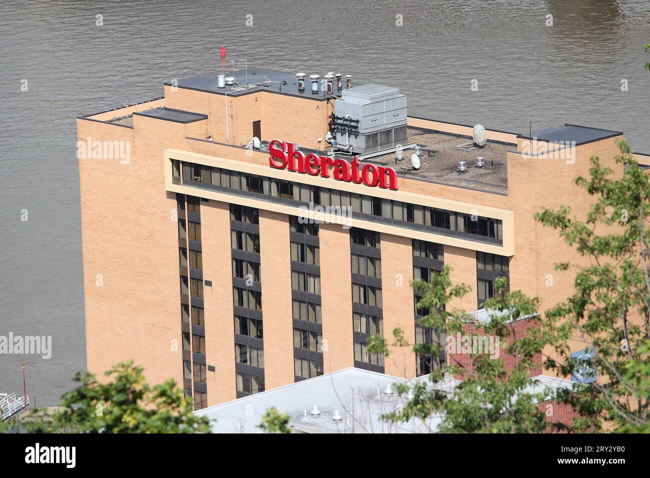 PITTSBURGH, États-Unis - 29 JUIN 2013 : Sheraton Hotel à Pittsburgh. Sheraton Hotels and Resorts fait partie de Marriott International. Banque D'Images