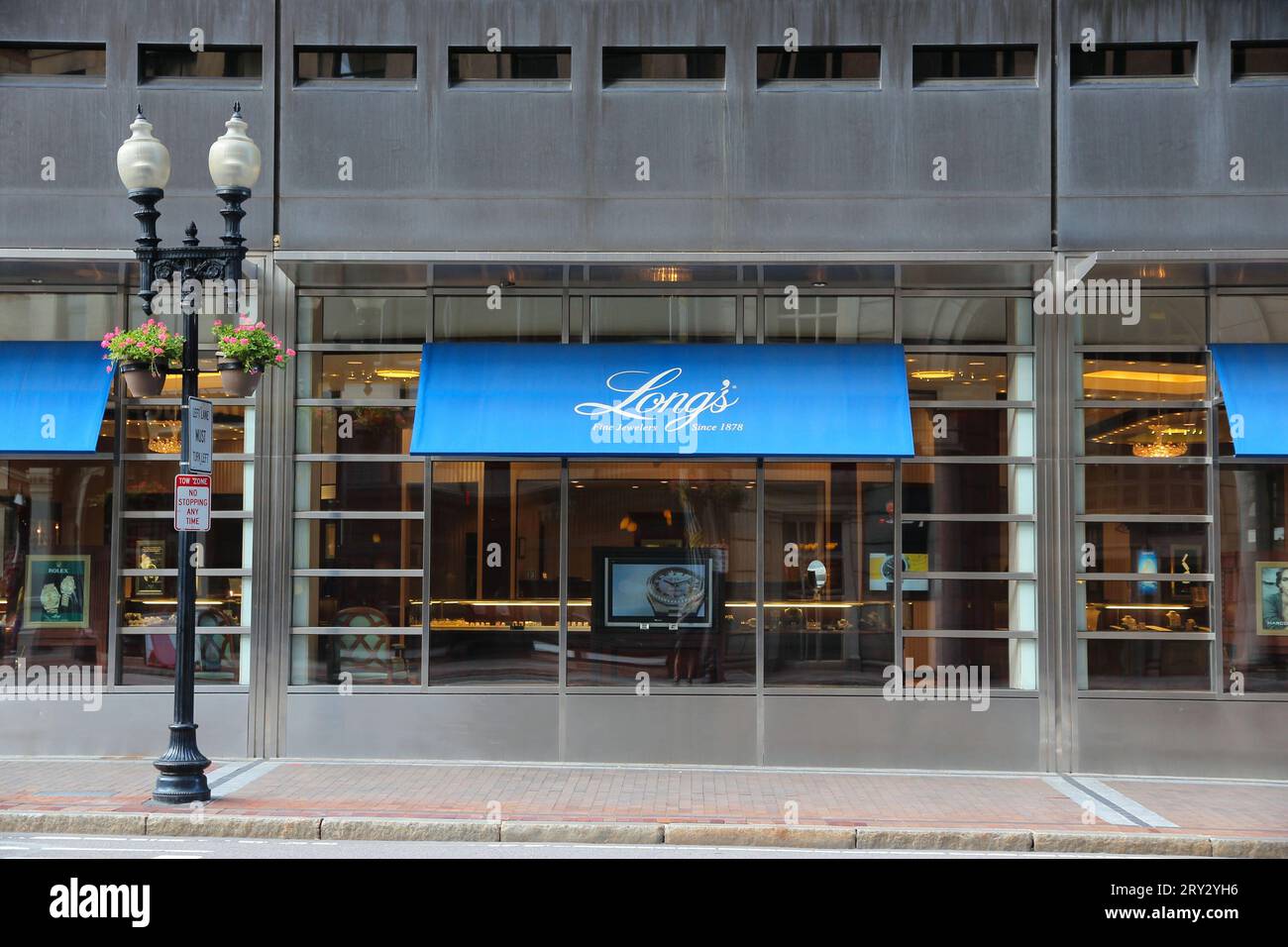 BOSTON, ÉTATS-UNIS - 8 JUIN 2013 : bijouterie long's Fine Jewelers à Boston. Banque D'Images