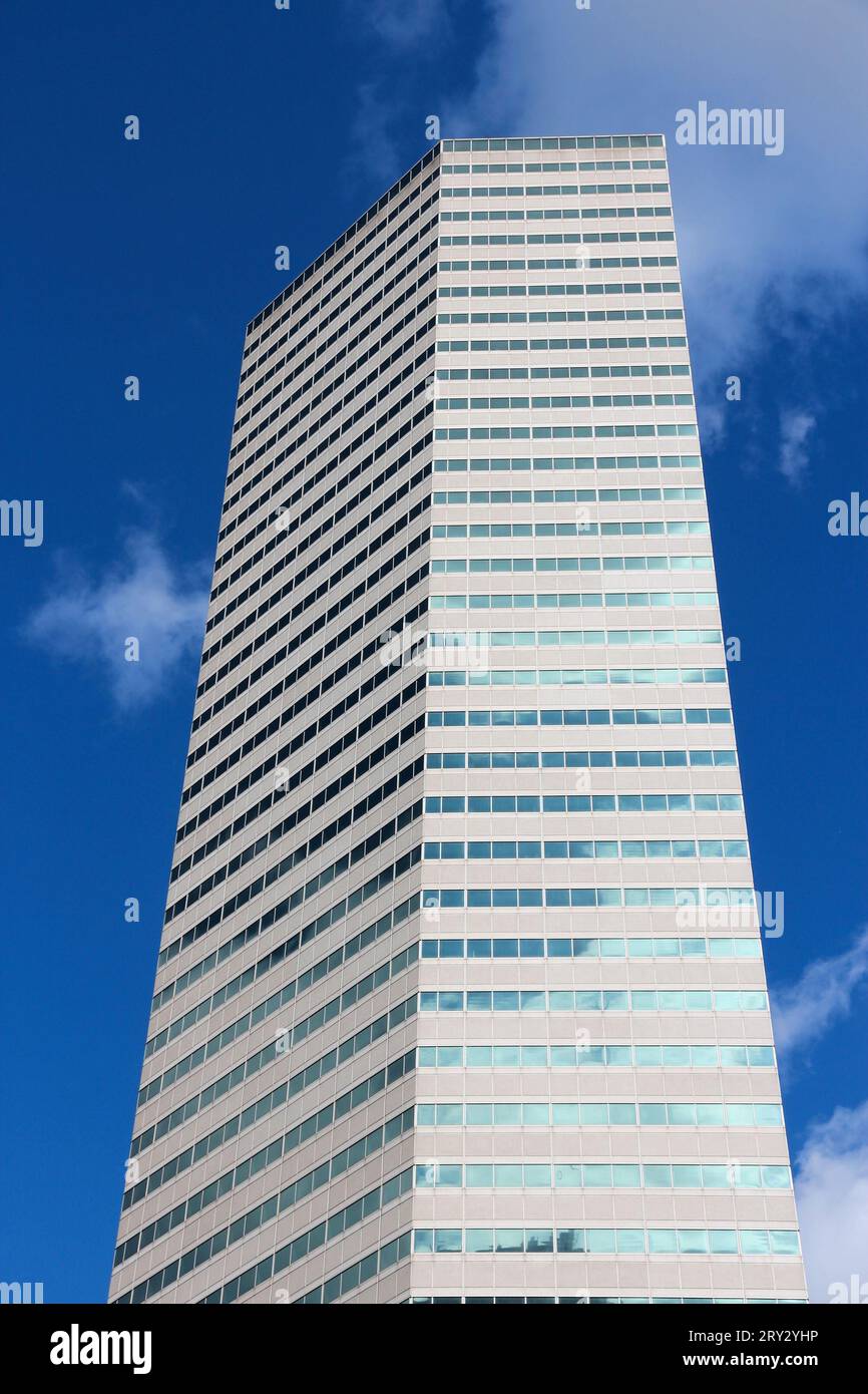 BOSTON, États-Unis - 8 JUIN 2013 : un gratte-ciel du centre financier à Boston. Ses locataires sont des comptables publics certifiés, Citizens Bank, HarbourVest Partn Banque D'Images