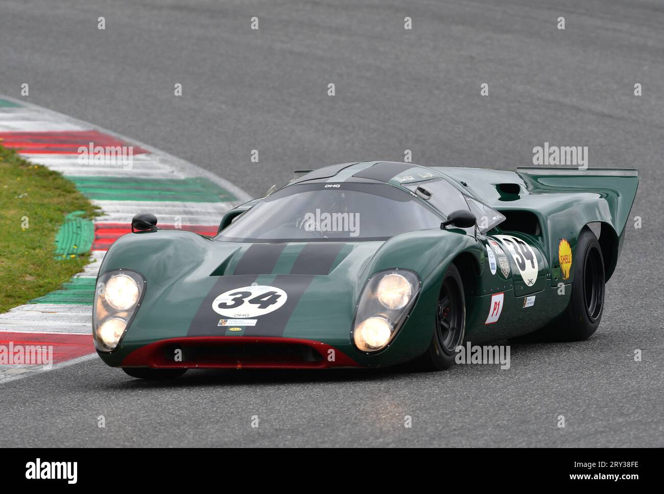 Scarperia, 2 avril 2023 : Lola T70 Mk III B année 1969 en action lors du Mugello Classic 2023 au Mugello circuit en Italie. Banque D'Images