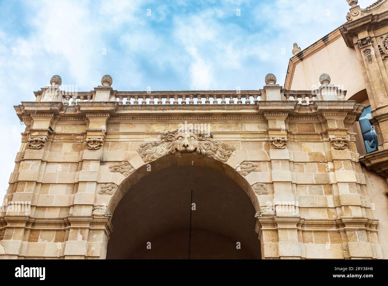 Porta Garibaldi, vieille porte dans la vieille ville de Marsala, Sicile, Italie Banque D'Images