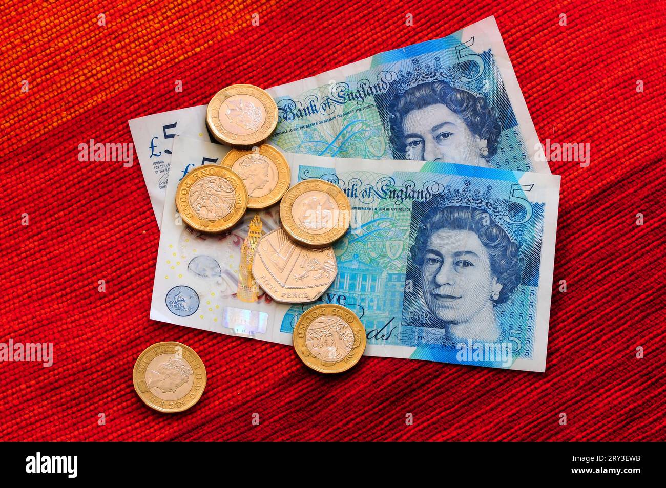 Pièces et billets sterling britanniques Banque D'Images