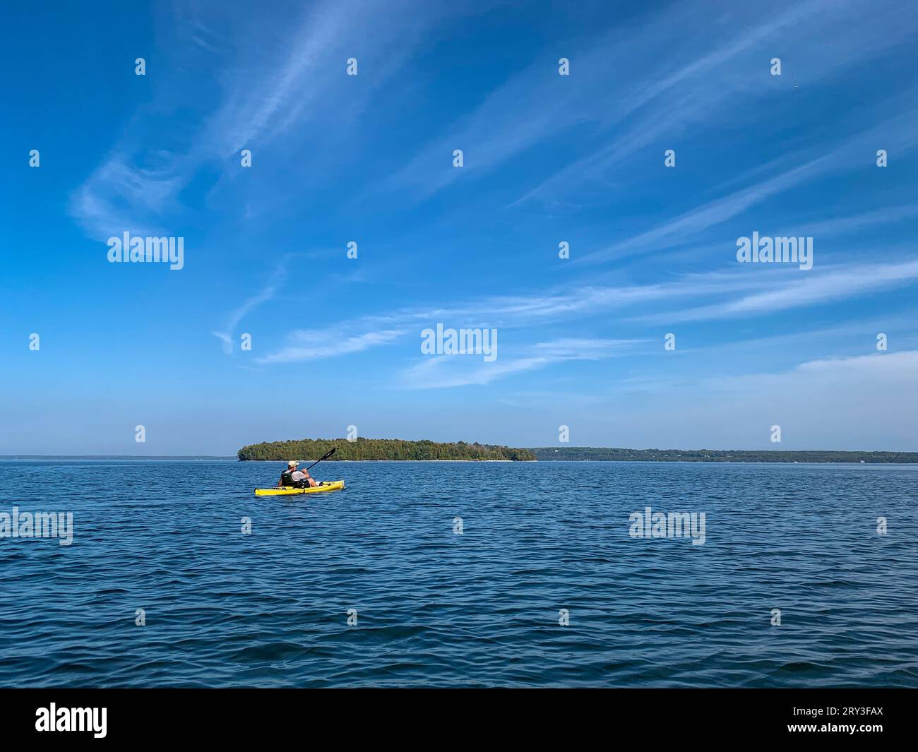 Une des choses que j'aime faire pour les loisirs de plein air dans le comté de Door est le kayak dans les nombreux ruisseaux et lacs intérieurs là-bas, ainsi que le lac Michigan. Banque D'Images