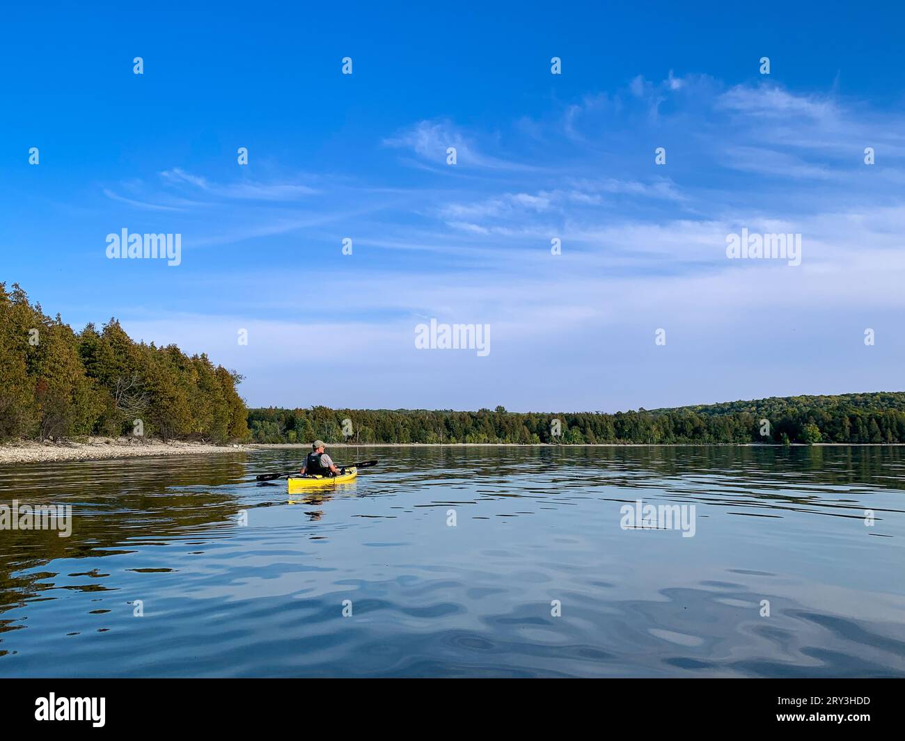 Une des choses que j'aime faire pour les loisirs de plein air dans le comté de Door est le kayak dans les nombreux ruisseaux et lacs intérieurs là-bas, ainsi que le lac Michigan. Banque D'Images
