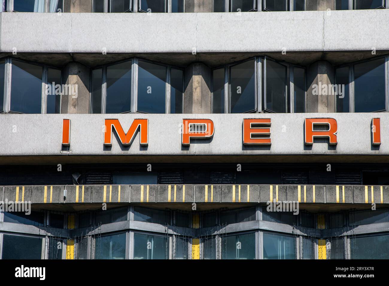 Extérieur de style brutaliste de l'Imperial Hotel, Bloomsbury, Londres, Angleterre Banque D'Images