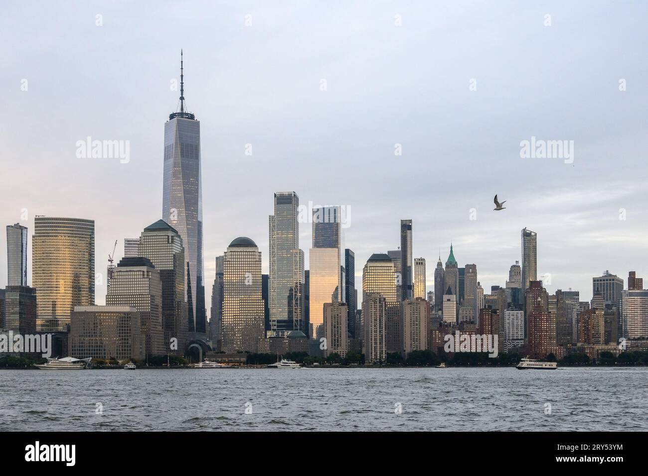 New York, États-Unis, 28 septembre 2023 - vue de la Skyline du bas Manhattan depuis Hoboken, New Jersey. Crédit : Enrique Shore/Alamy stock photos Banque D'Images
