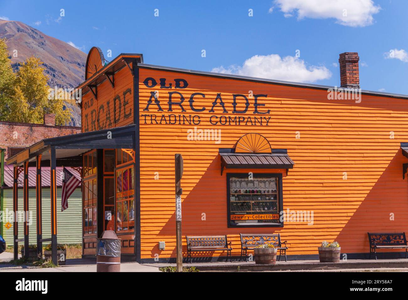 Des buidlings historiques colorés dans la vieille ville minière de Silverton, Colorado, qui est désignée comme un National Historic Landmark District. Banque D'Images