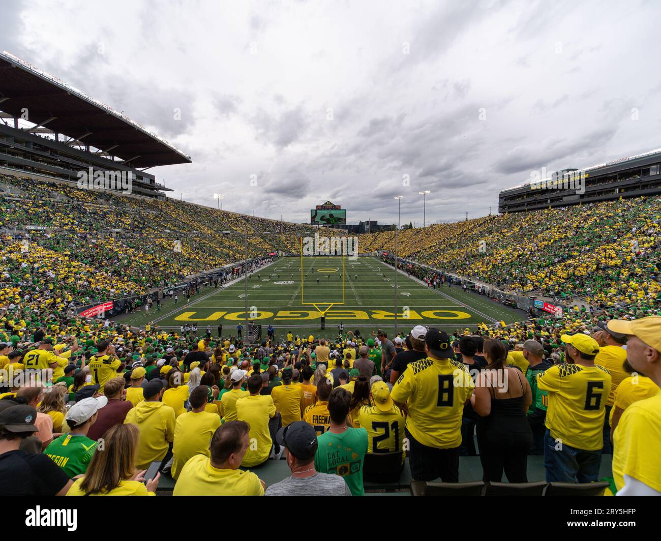 Autzen Stadium lors d'un match de football de la NCAA entre les Buffaloes du Colorado et les Ducks de l'Oregon le samedi 23 septembre 2023 à Eugene, Oregon à Autzen Banque D'Images