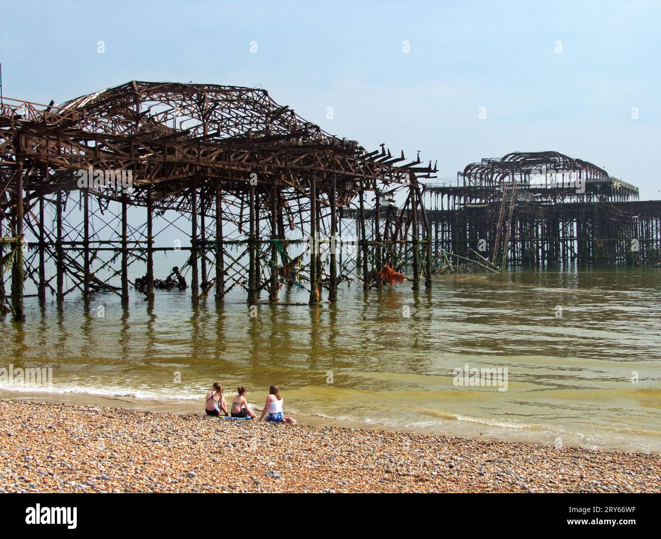 Cadres métalliques de West Pier à Brighton, East Sussex, Royaume-Uni. Banque D'Images