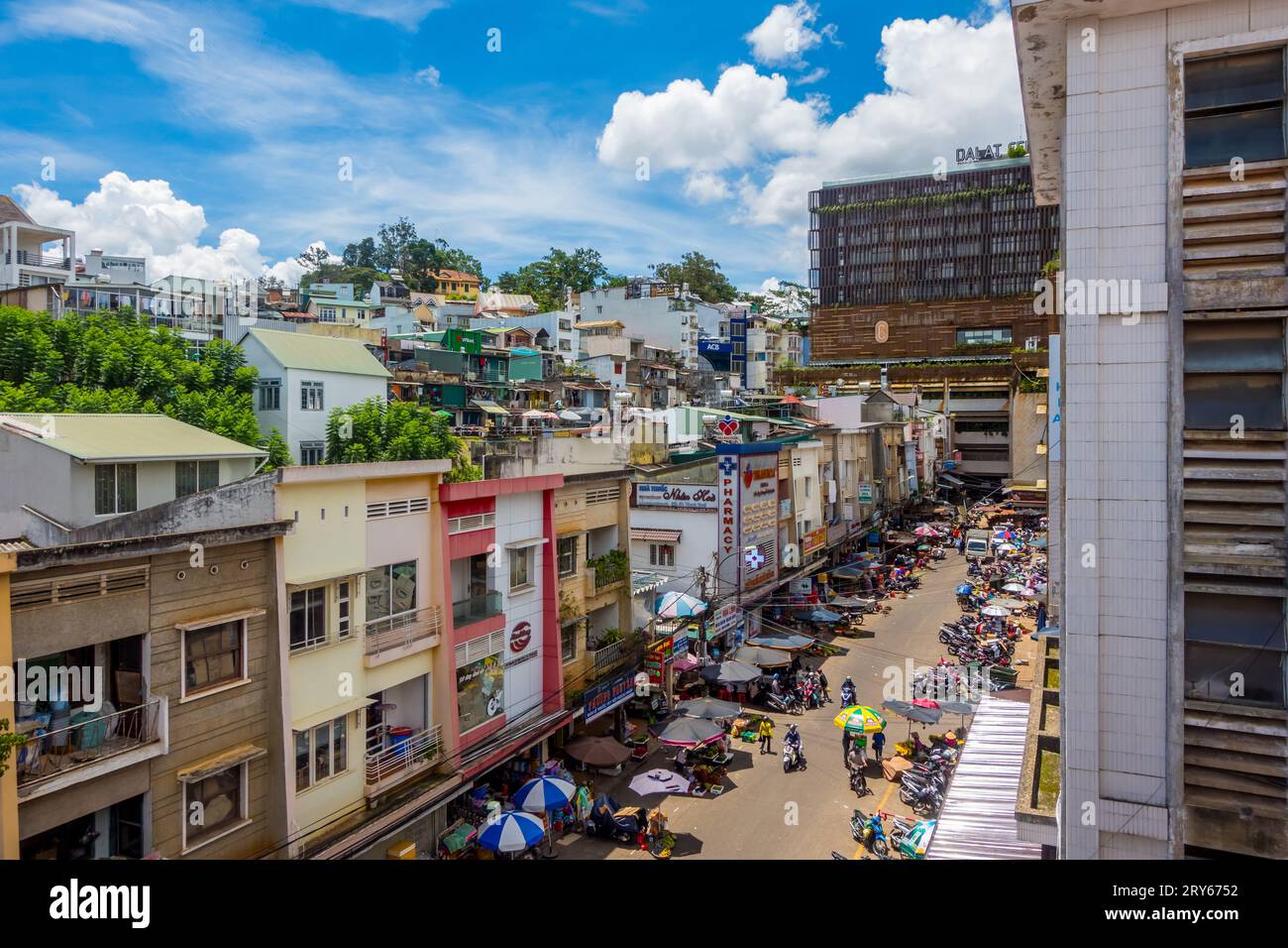 Maisons dans le centre de Dalat, Vietnam Banque D'Images
