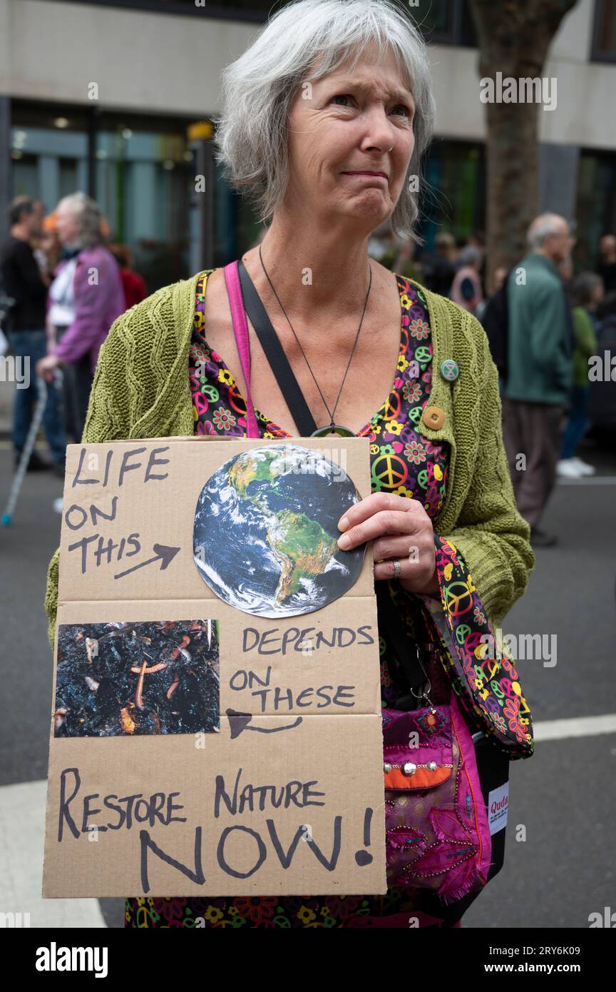 Restaurez la nature maintenant. Manifestation devant le DEFRA le 28 septembre 2023 Banque D'Images