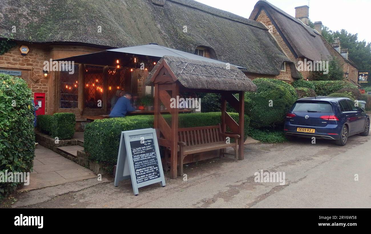 Extérieur Falkland Arms 20230928 The Green, Great TEW, Chipping Norton OX7 4DB Banque D'Images