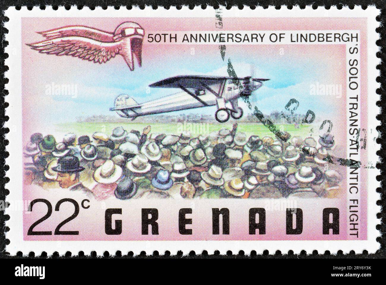 Timbre-poste annulé imprimé par Grenade, qui célèbre le 50th anniversaire du premier vol transatlantique solo de Lindbergh, vers 1977. Banque D'Images