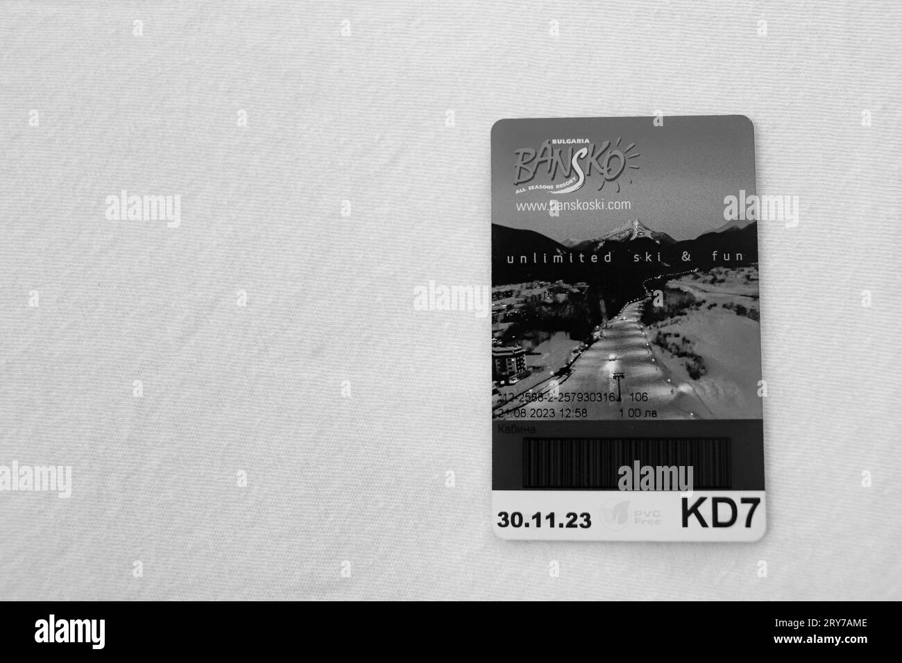 Noir et blanc, Bansko ski, billet d'entrée à l'attraction télécabine sur fond blanc Banque D'Images