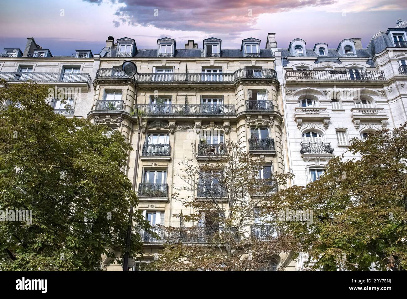 Paris, beaux immeubles haussmanniens, place de la Nation dans le 11e arrondissement Banque D'Images