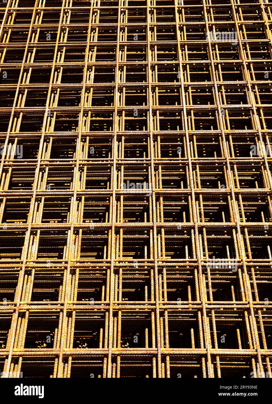 Maille d'acier de construction dimensionnée, acier de construction, fer, métal, structure, construction, matériaux de construction Banque D'Images