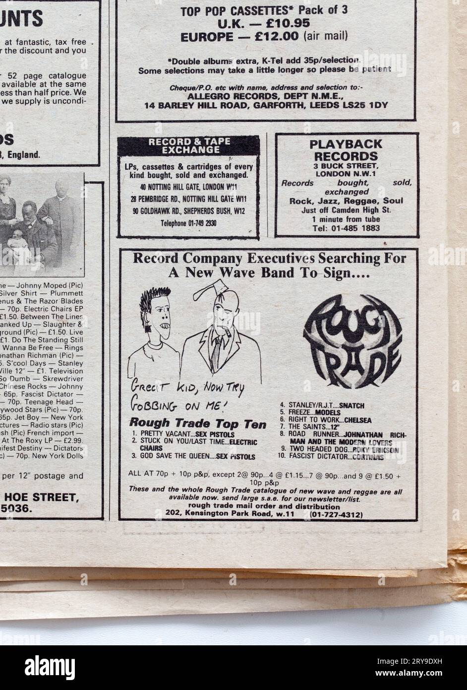 Publicité pour les disques de COMMERCE BRUT dans le numéro des années 1970 de NME New musical Express Music Paper Banque D'Images