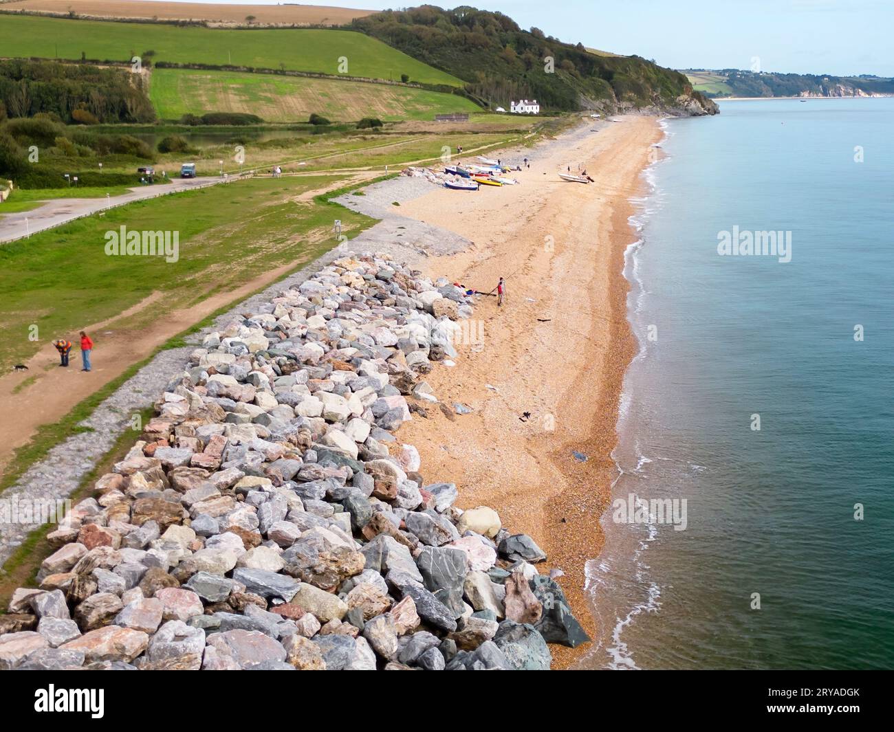 vue aérienne de la belle petite plage à beesands sur la côte sud du devon Banque D'Images