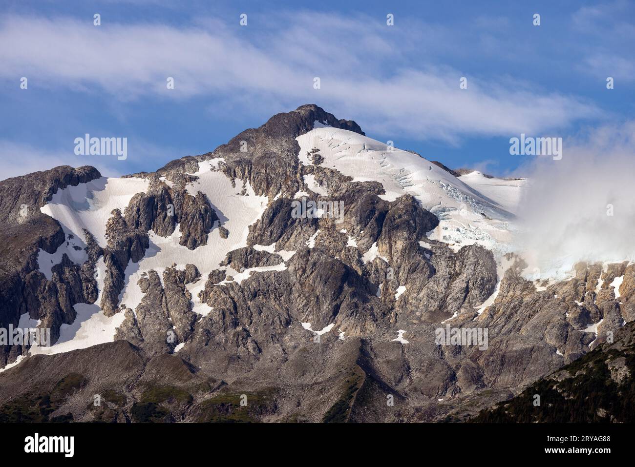 Sommets enneigés près de Skagway, Alaska, États-Unis Banque D'Images
