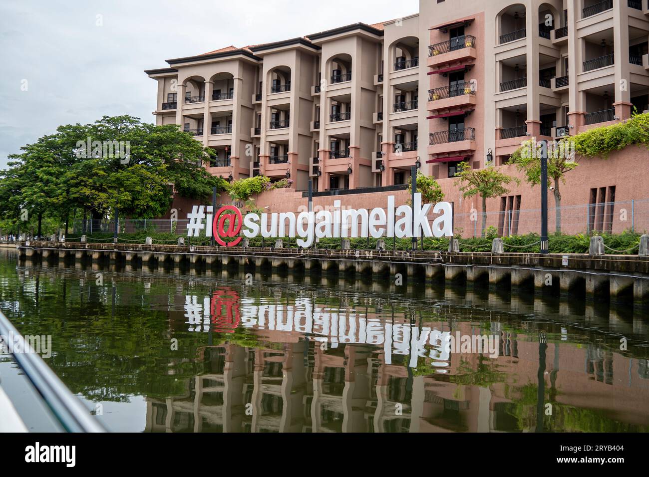 La rivière Malacca est une rivière en Malaisie qui coule à travers le milieu de l'état de Malacca. Banque D'Images