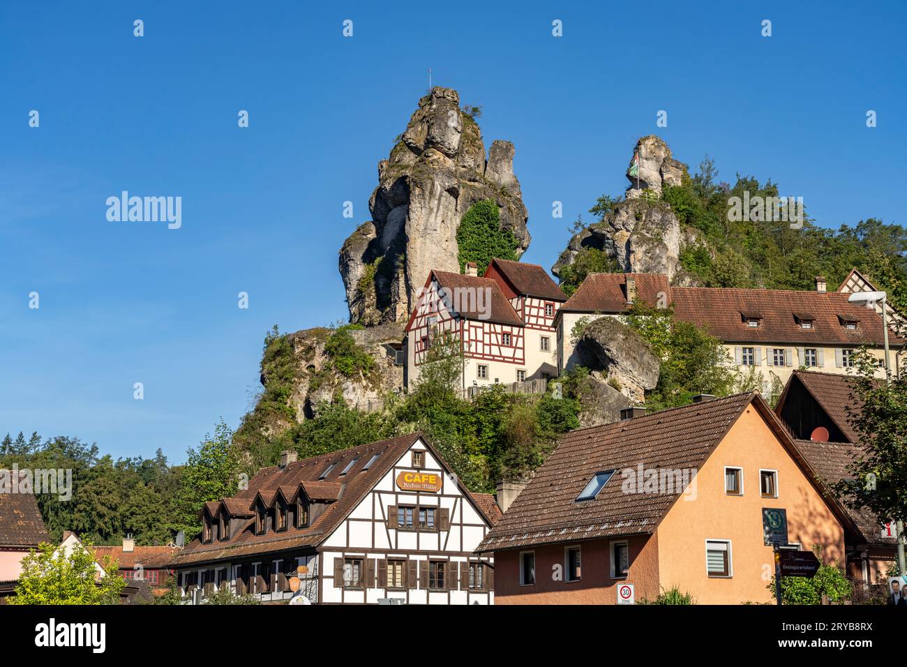Tüchersfeld in der Fränkischen Schweiz, Stadt Pottenstein, Bayern, Deutschland | Tüchersfeld en Suisse franconienne, Pottenstein, Bavière, Allemand Banque D'Images