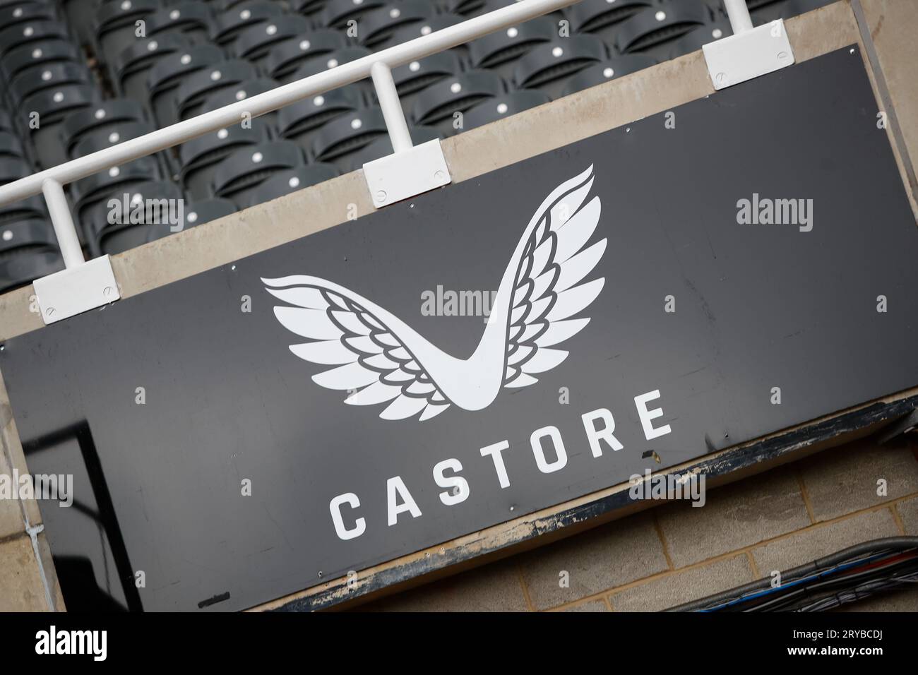 30 septembre 2023 ; St James' Park, Newcastle, Angleterre ; Premier League football, Newcastle United contre Burnley ; Castore branding sur le stand Milburn de St James Park crédit : action plus Sports Images/Alamy Live News Banque D'Images