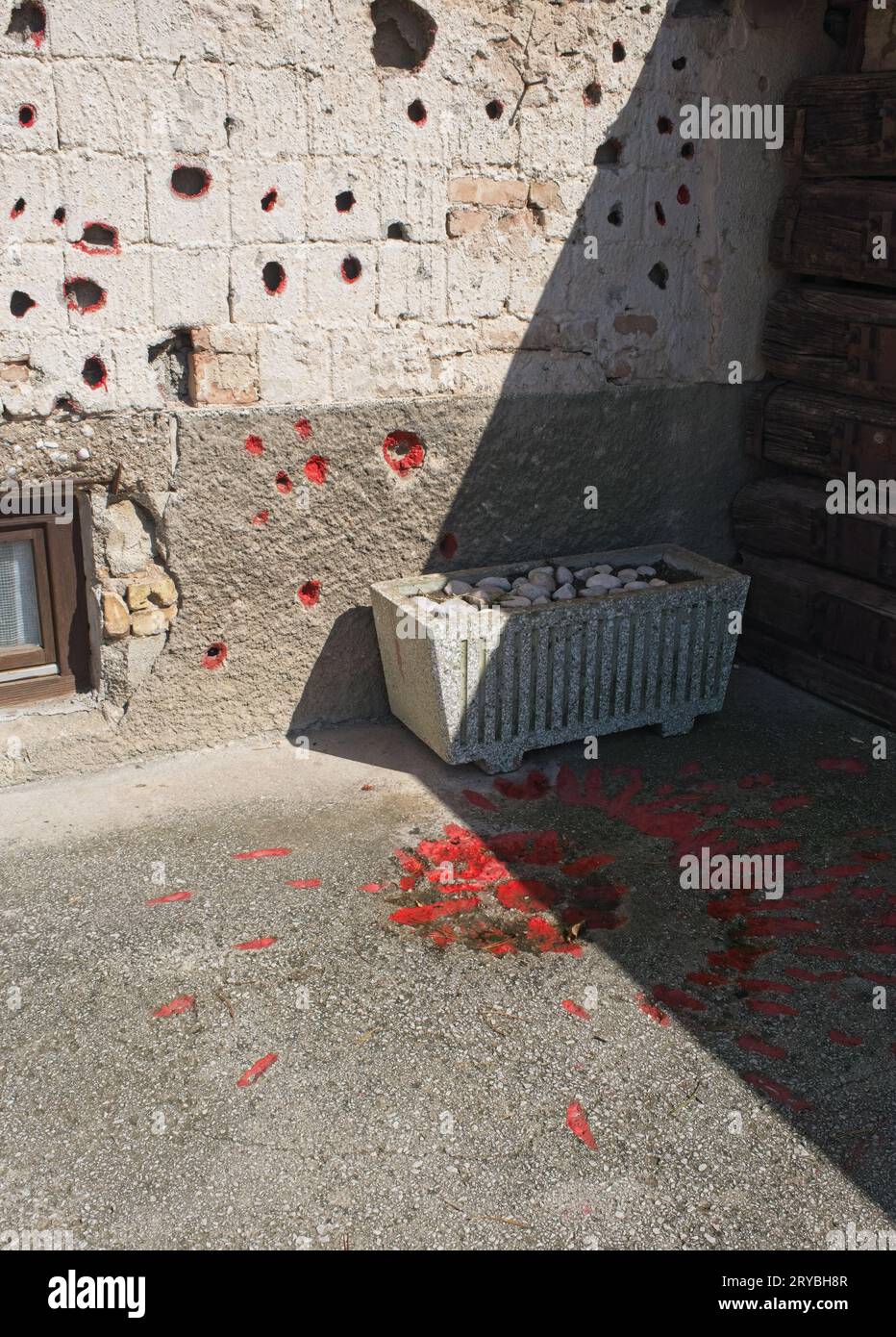 Sarajevo, Bosnie-Herzégovine - 26 septembre 2023 : signes de guerre bosniaque. Tunnel of Hope a fourni une bouée de sauvetage pour la survie des citoyens bosniaques pendant le si Banque D'Images