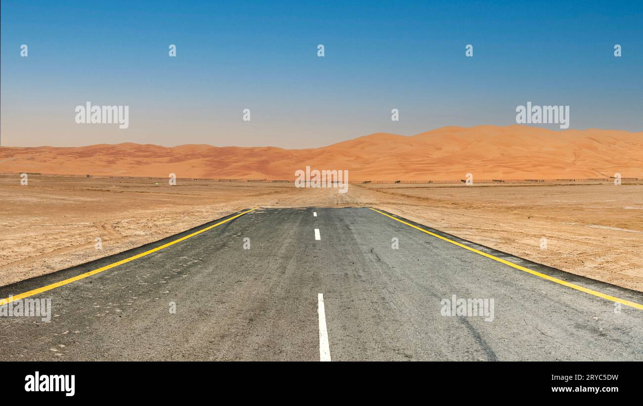 Image haute résolution des routes dans le désert de Liwa Abu Dhabi Banque D'Images