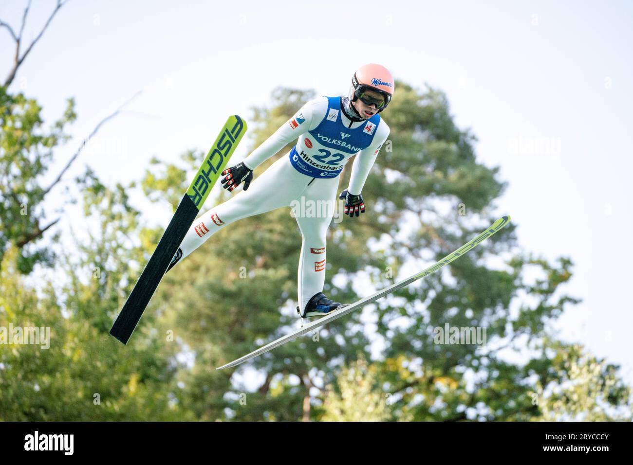 Hinzenbach, Autriche. 30 septembre 2023. Grand Prix d'été FIS Skisprung se déroulant sur la colline de saut à ski près d'Eferding, Austrias Jan Hoerl dans les airs ©Andreas Stroh / Alamy Live News Banque D'Images