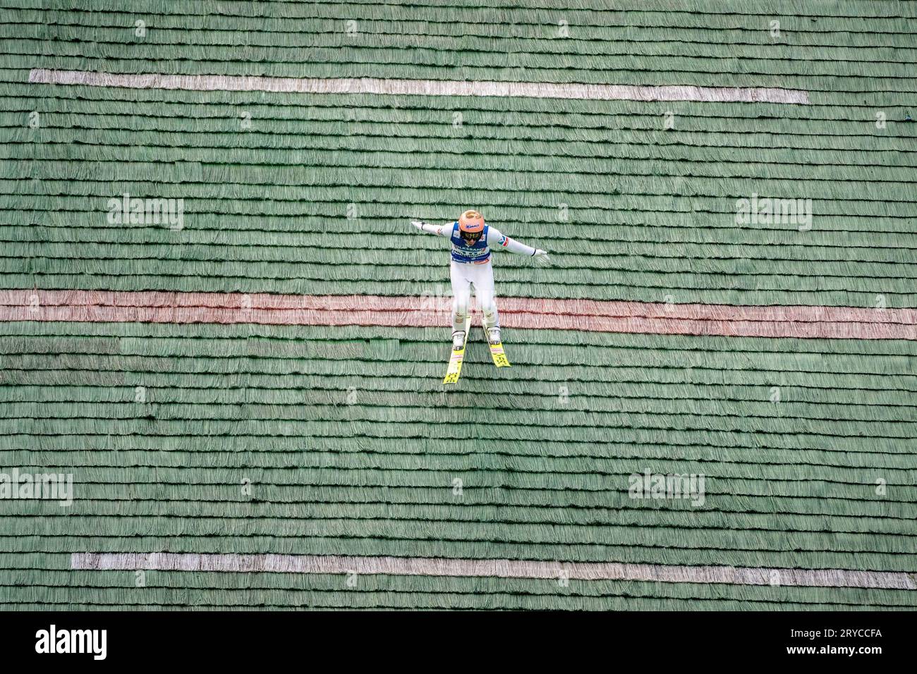 Hinzenbach, Autriche. 30 septembre 2023. Grand Prix d'été FIS Skisprung se déroulant sur la colline de saut à ski près d'Eferding, Austrias Stefan Kraft dans les airs ©Andreas Stroh / Alamy Live News Banque D'Images